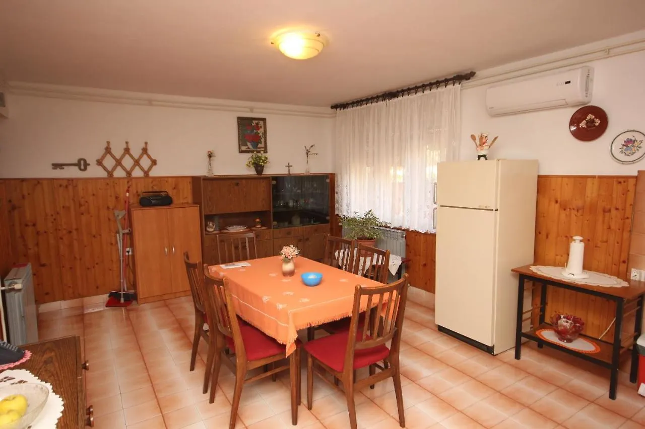 Apartments With A Parking Space Fazana - 7230