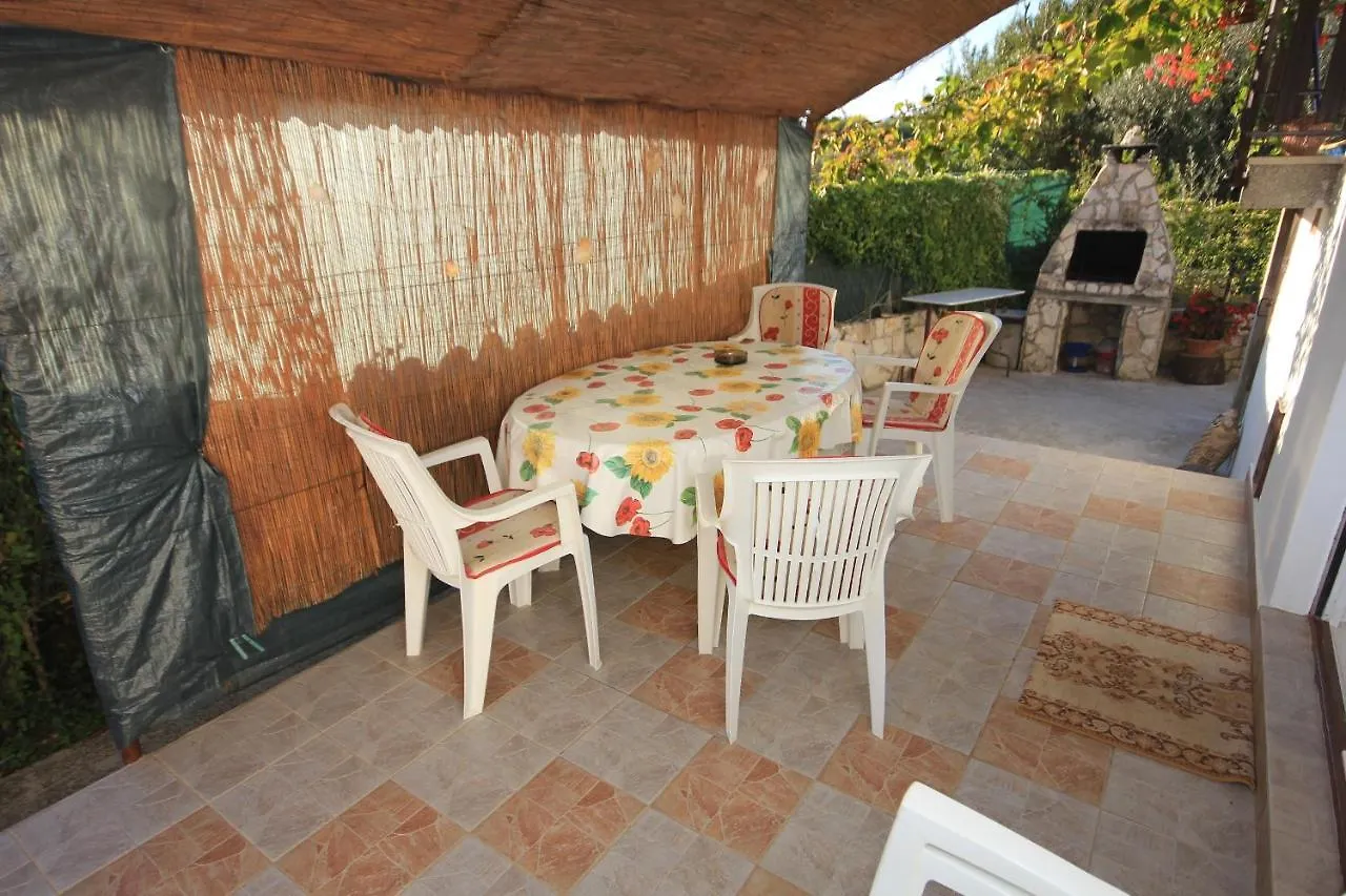 Apartments With A Parking Space Fazana - 7230 Chorwacja