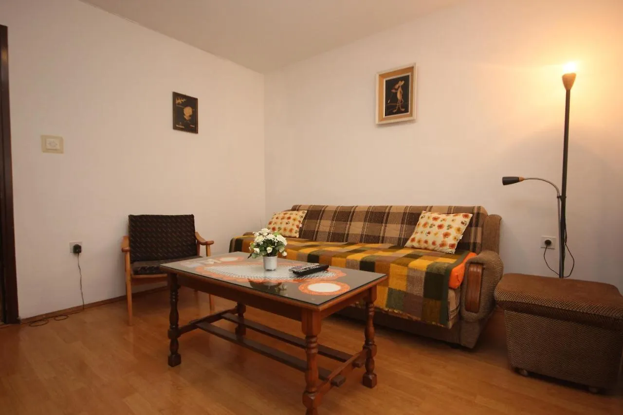 Apartments With A Parking Space Fazana - 7230