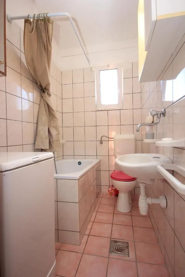 Apartments With A Parking Space Fazana - 7230 0*,  Croatia