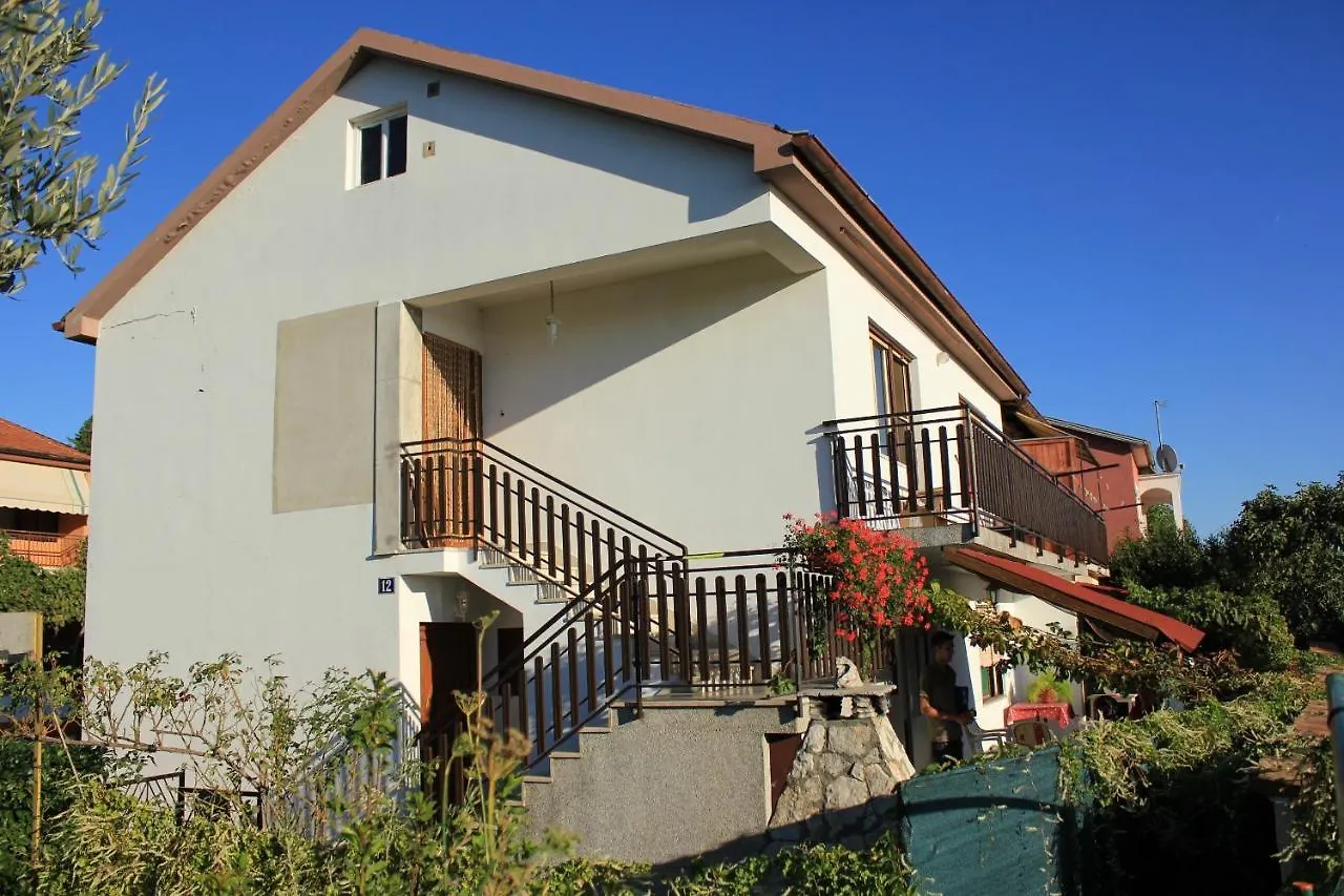 Apartments With A Parking Space Fazana - 7230