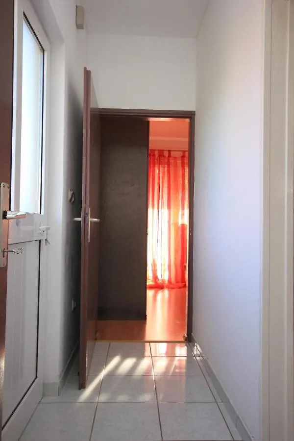 Apartments With A Parking Space Fazana - 7230